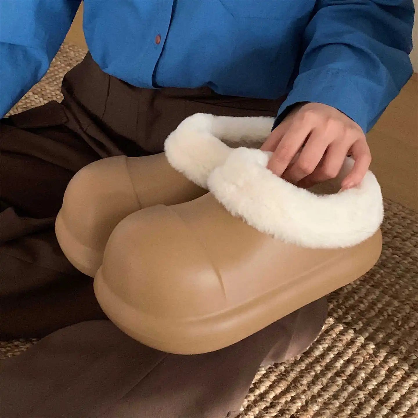 Waterproof Indoor Street Fluffy Slippers For Women Winter Warm Platform Shoes Soft EVA Thick Sole Female kitchen Working Shoes