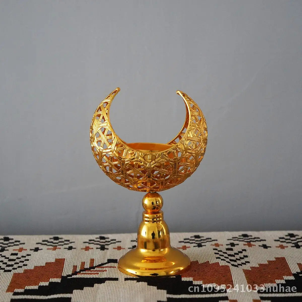 Iron Candle Holder Aromatherapy Stove Moon Shape Home Bedroom Decor Modern Minimalist Geometric Crafts Ornaments